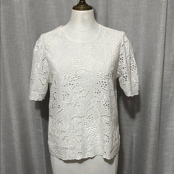 Nicole Miller Tops - Nicole Miller Artelier Eyelet Blouse-Sz M-White-Cotton-Unlined-Shortsleeved